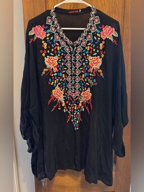 Johnny Was Tunic Embroidered Floral
Plus Size 1X